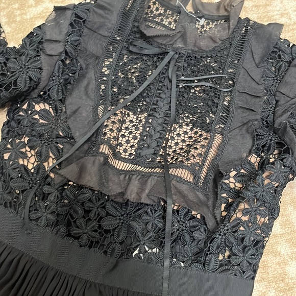 Self-Portrait Black Guipure Lace & Organza Trim Pleated Adeline Dress 4 - Picture 6 of 13